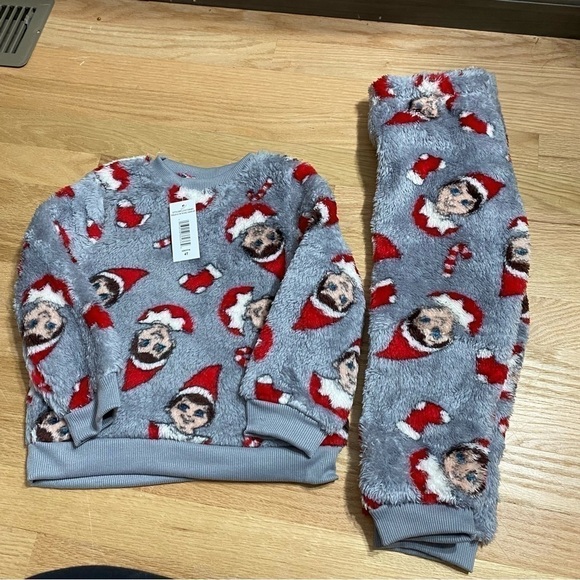 Elf on the Shelf Fuzzy Pajama Set NEW 4T Plush Gray Red Christmas - Picture 2 of 5